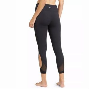 Athleta Mesh 7/8 Salutation Leggings EUC SZ L Tall